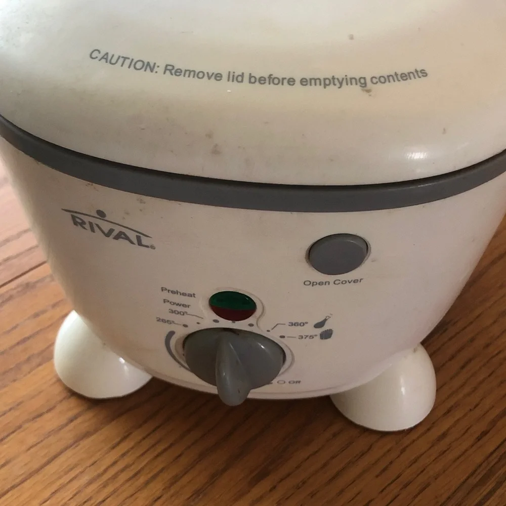 Rival Small White Kitchen Cooker - Compact Electric Appliance